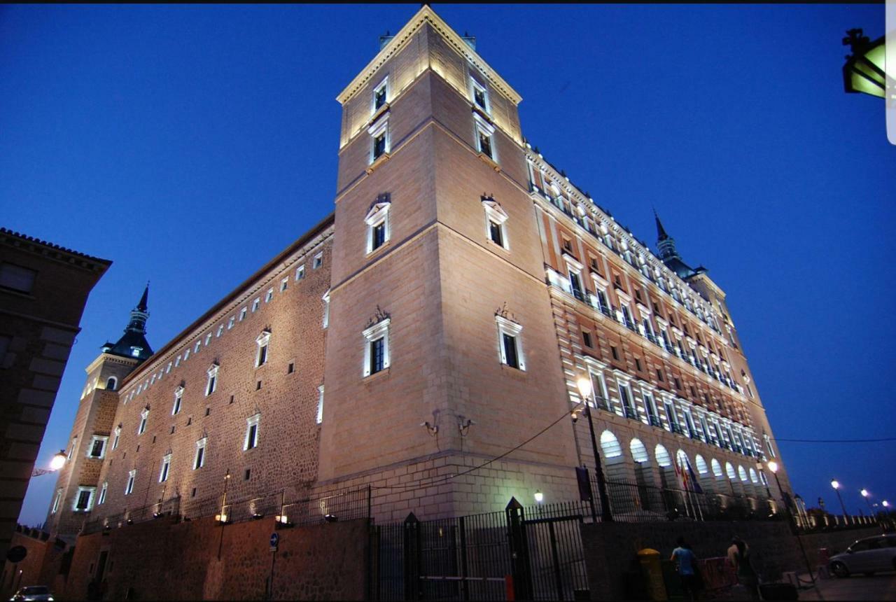 Lofts Amantes De Toledo- Loft Alcazar Apartment Luaran gambar